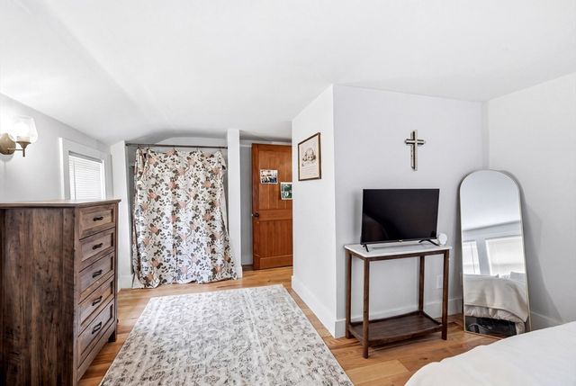 1270 West St, Amherst, MA 01002