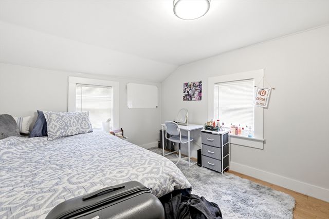 1270 West St, Amherst, MA 01002