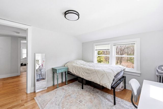 1270 West St, Amherst, MA 01002