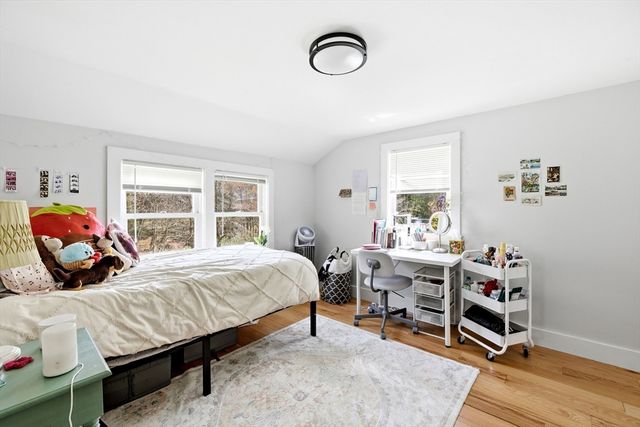 1270 West St, Amherst, MA 01002