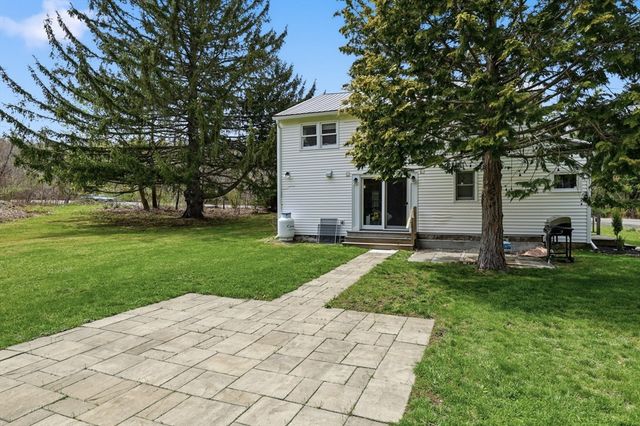 1270 West St, Amherst, MA 01002