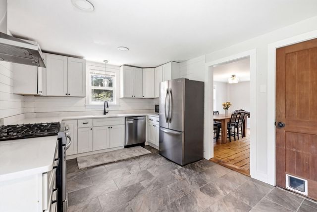 1270 West St, Amherst, MA 01002