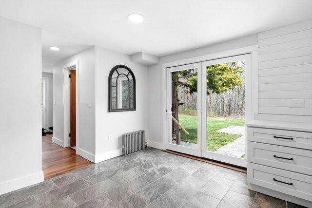 1270 West St, Amherst, MA 01002