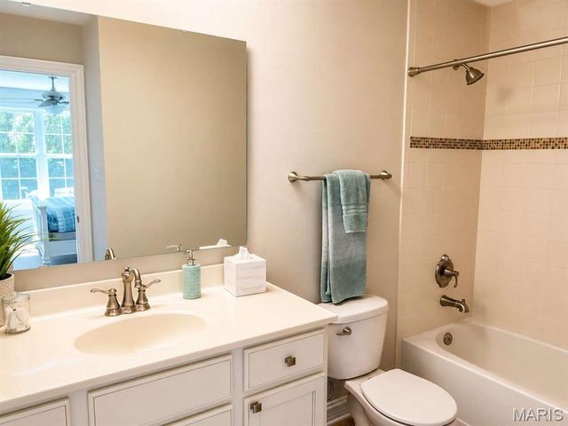 680 Savannah View Way, Chesterfield, MO 63017