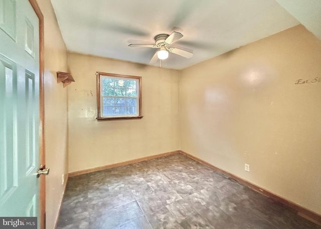 1612 THIRD AVE, Seabrook, NJ 08302