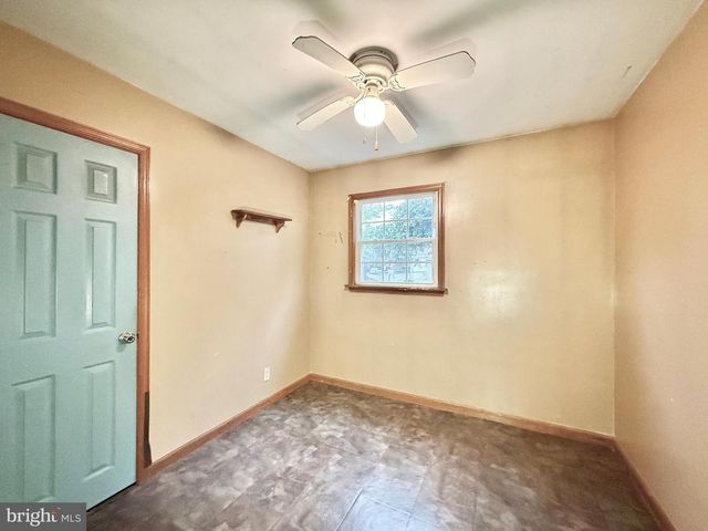 1612 THIRD AVE, Seabrook, NJ 08302