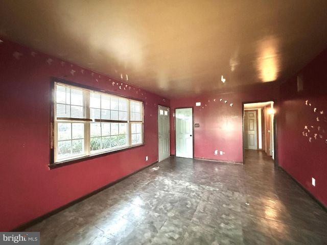 1612 THIRD AVE, Seabrook, NJ 08302