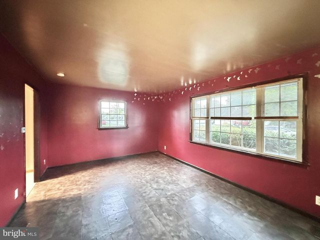 1612 THIRD AVE, Seabrook, NJ 08302
