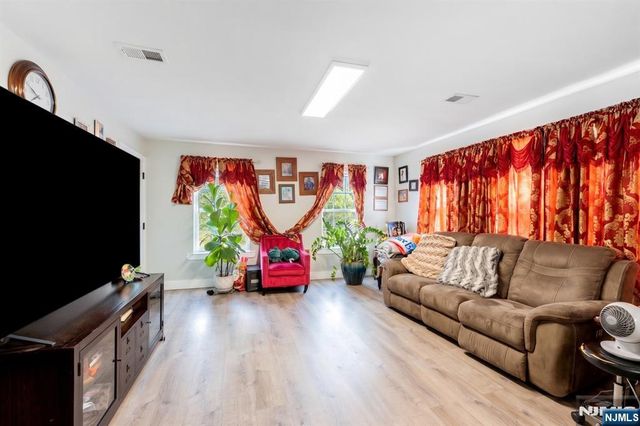 58 Park Avenue, East Orange, NJ 07017
