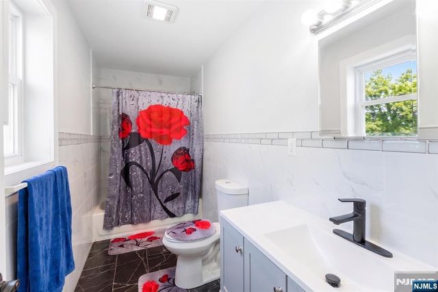 58 Park Avenue, East Orange, NJ 07017