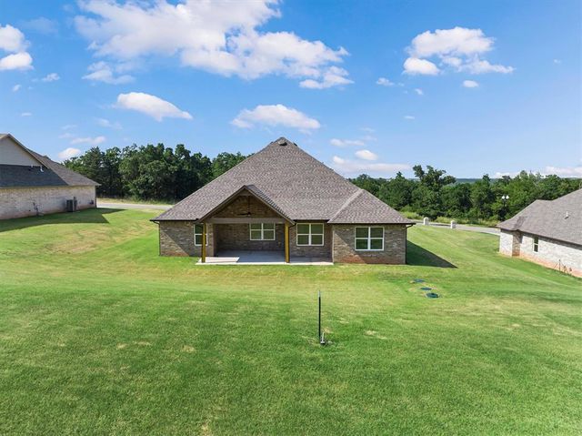 175 Canyon Creek Lane, Guthrie, OK 73044
