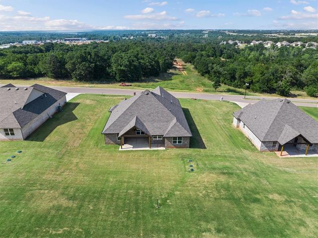175 Canyon Creek Lane, Guthrie, OK 73044