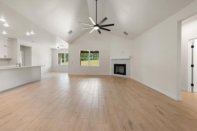 175 Canyon Creek Lane, Guthrie, OK 73044
