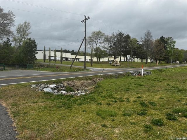 307 & 311 Carpenter Dam Road, Hot Springs, AR 71901