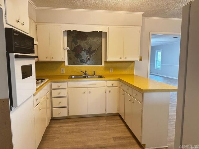 307 & 311 Carpenter Dam Road, Hot Springs, AR 71901