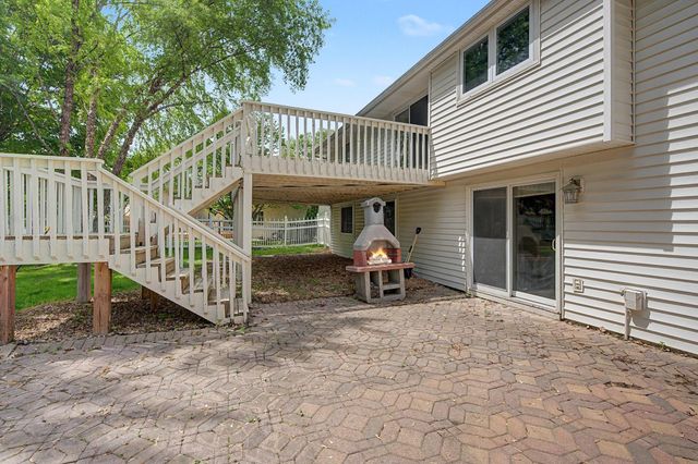 13901 92nd Place N, Maple Grove, MN 55369