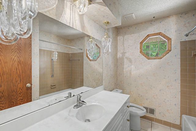 13901 92nd Place N, Maple Grove, MN 55369
