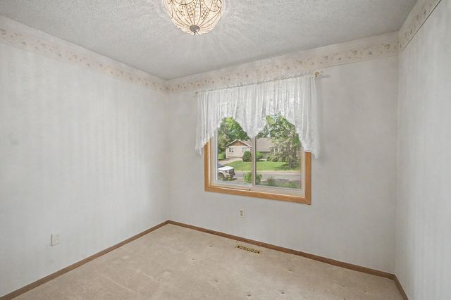 13901 92nd Place N, Maple Grove, MN 55369