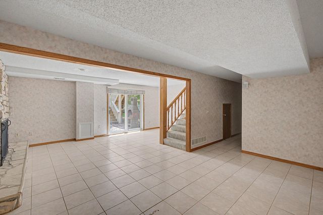 13901 92nd Place N, Maple Grove, MN 55369