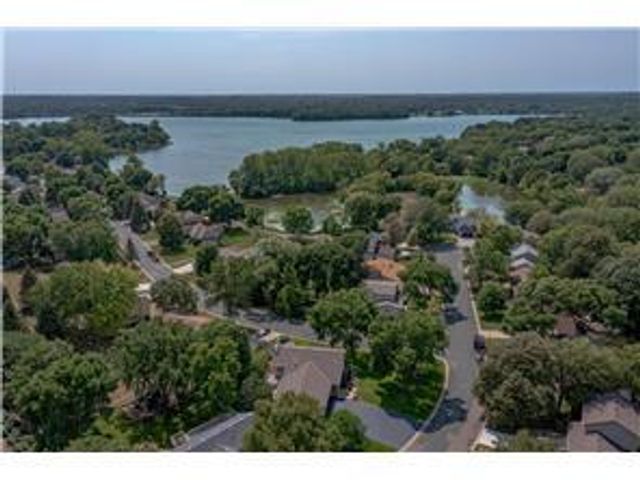 13901 92nd Place N, Maple Grove, MN 55369