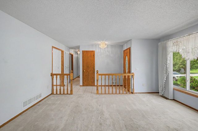 13901 92nd Place N, Maple Grove, MN 55369