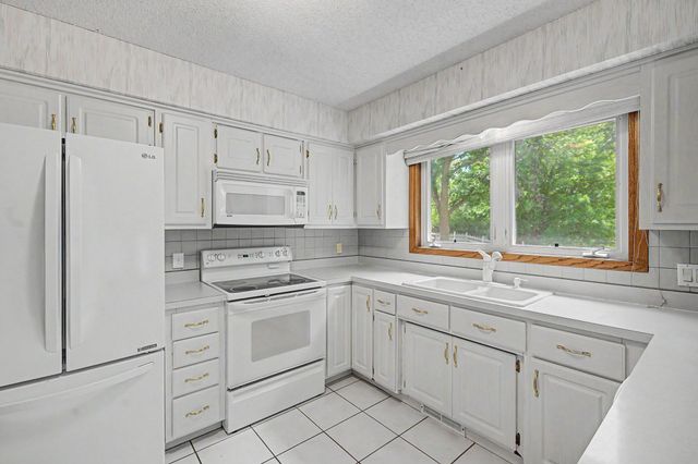 13901 92nd Place N, Maple Grove, MN 55369