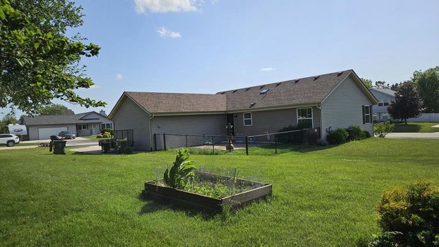 3232 Redbird LANE, Racine, WI 53402