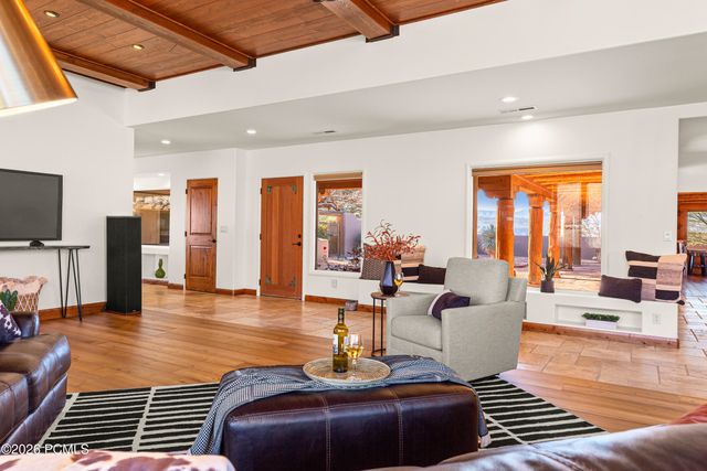 1068 N Shonto Ridge Drive, Ivins, UT 84738