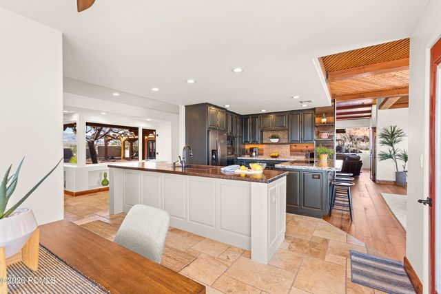 1068 N Shonto Ridge Drive, Ivins, UT 84738