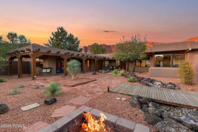 1068 N Shonto Ridge Drive, Ivins, UT 84738