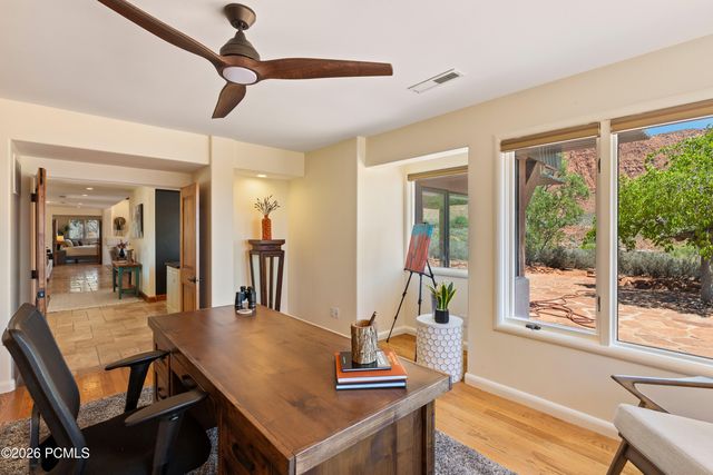 1068 N Shonto Ridge Drive, Ivins, UT 84738