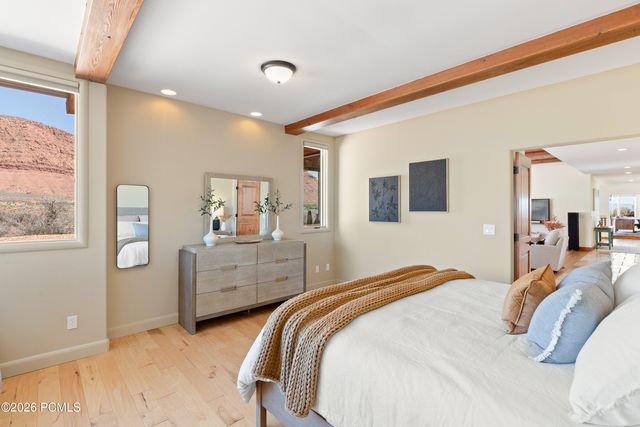 1068 N Shonto Ridge Drive, Ivins, UT 84738