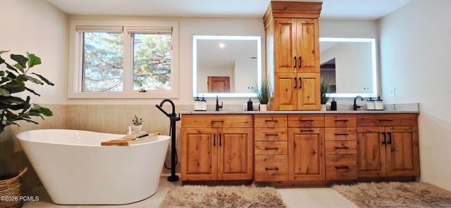 1068 N Shonto Ridge Drive, Ivins, UT 84738