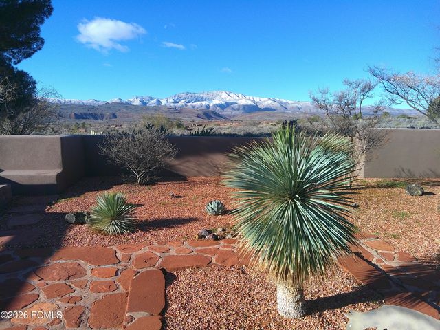 1068 N Shonto Ridge Drive, Ivins, UT 84738