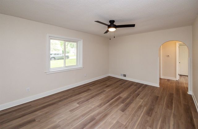 3912 53rd Street, Des Moines, IA 50310