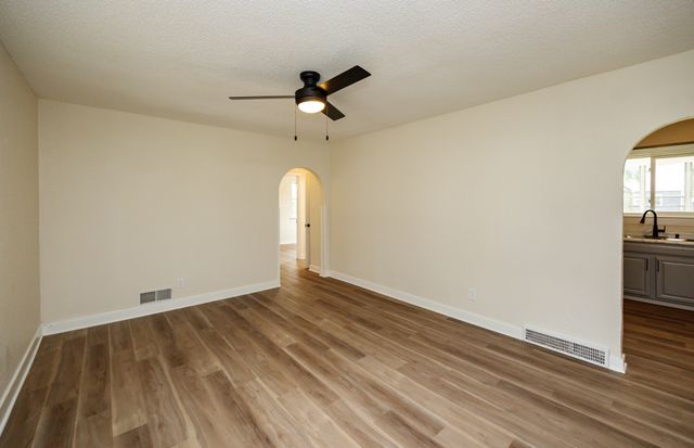 3912 53rd Street, Des Moines, IA 50310