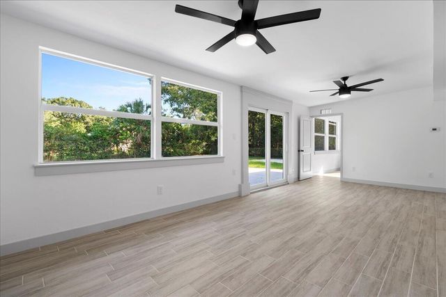 810 Bradley Street, Fort Pierce, FL 34982