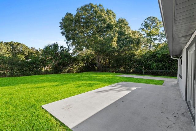 810 Bradley Street, Fort Pierce, FL 34982