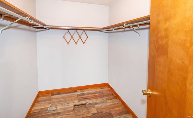 6077 River Bluff, Newburgh, IN 47630