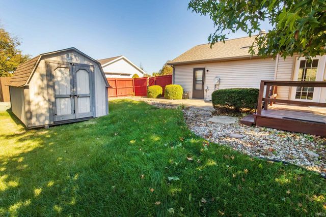 6077 River Bluff, Newburgh, IN 47630