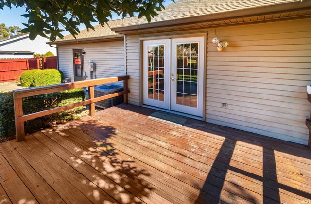 6077 River Bluff, Newburgh, IN 47630