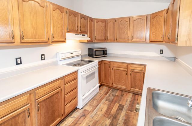 6077 River Bluff, Newburgh, IN 47630