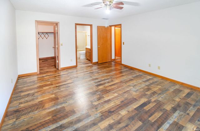 6077 River Bluff, Newburgh, IN 47630