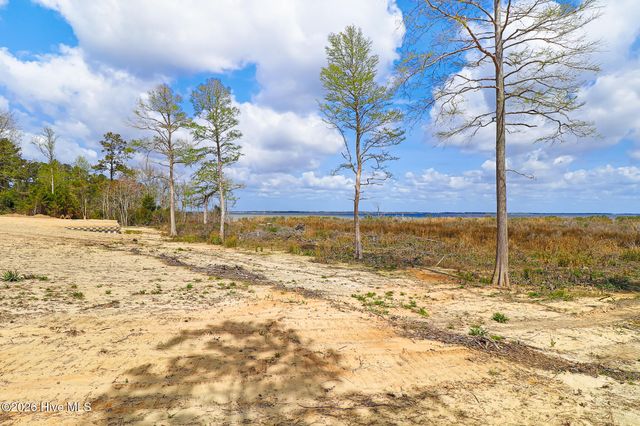 121 Cedarwood Drive, Havelock, NC 28532