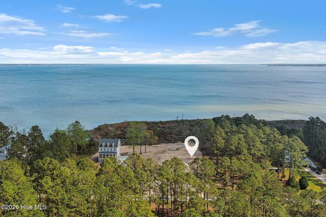 121 Cedarwood Drive, Havelock, NC 28532