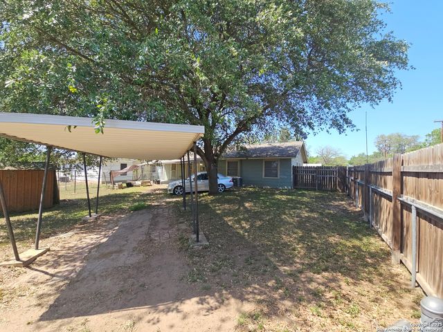 390 Harcourt, San Antonio, TX 78223