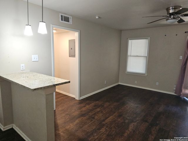 390 Harcourt, San Antonio, TX 78223
