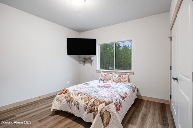 1829 W Smoke Tree Ave, Athol, ID 83801