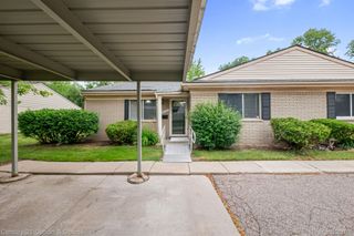 26596 Franklin Pointe Drive, Southfield, MI 48034