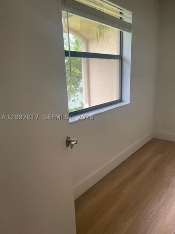 136 NW 91st Ave 202, Pembroke Pines, FL 33024